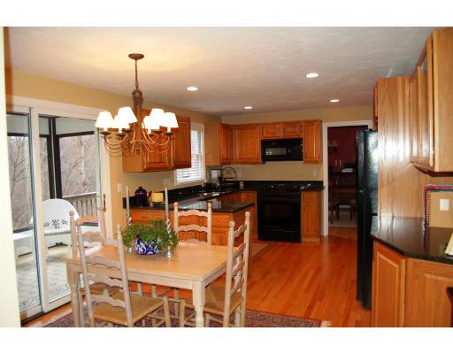 156 Willow Gate Rise Holliston, MA 01746 - Photo 2 of 24 Gallery Image 2