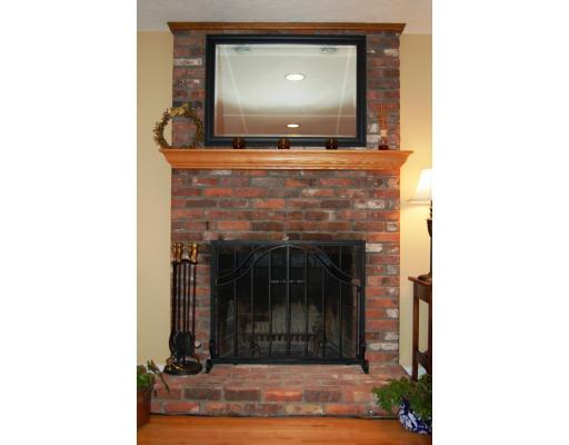 156 Willow Gate Rise Holliston, MA 01746 - Photo 6 of 24 Gallery Image 6