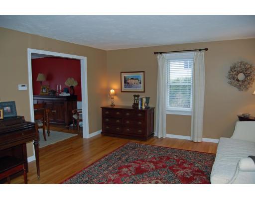 156 Willow Gate Rise Holliston, MA 01746 - Photo 7 of 24 Gallery Image 7