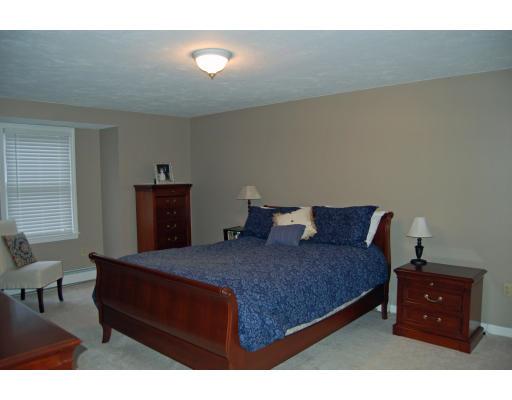 156 Willow Gate Rise Holliston, MA 01746 - Photo 10 of 24 Gallery Image 10