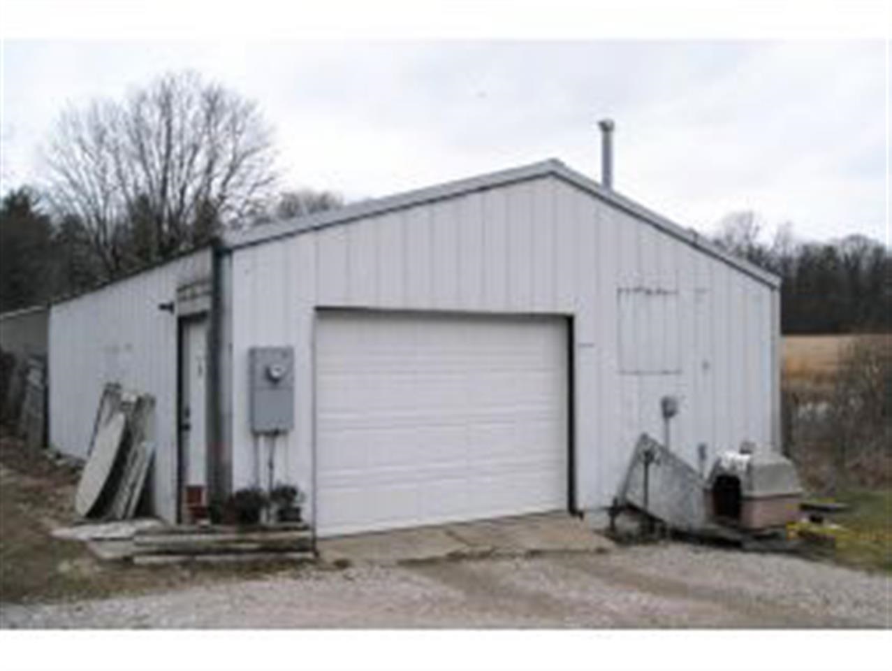 2310 South Old Clifty Road Bloomfield, IN 47424 - Photo 1 of 1