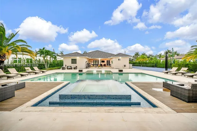 $3,250,000 | 433 Northwest 127th Avenue, Miami, FL 33182