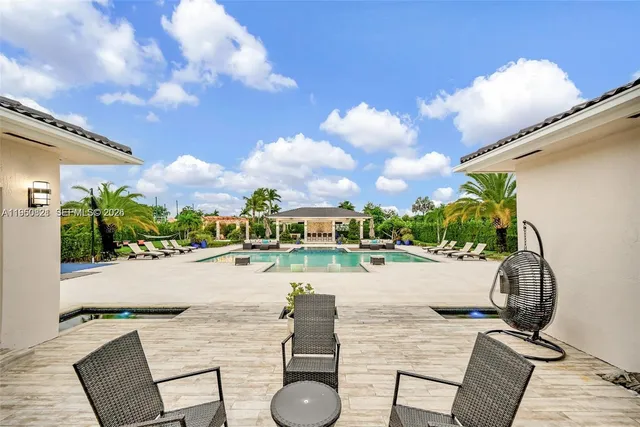 $3,250,000 | 433 Northwest 127th Avenue, Miami, FL 33182