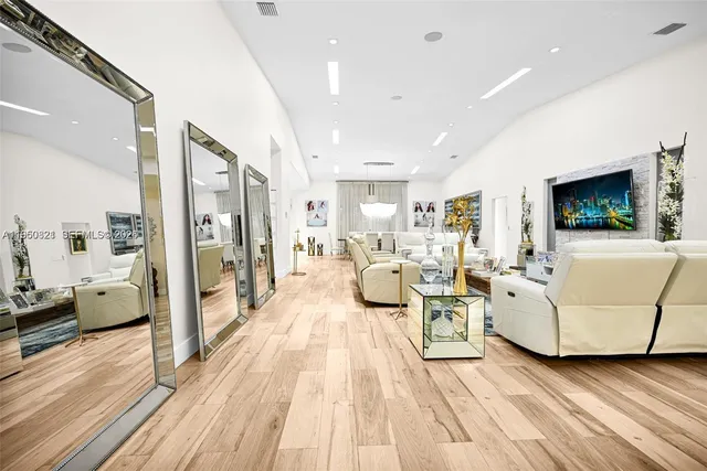 $3,250,000 | 433 Northwest 127th Avenue, Miami, FL 33182