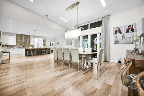 $3,150,000 | 433 Northwest 127th Avenue, Miami, FL 33182