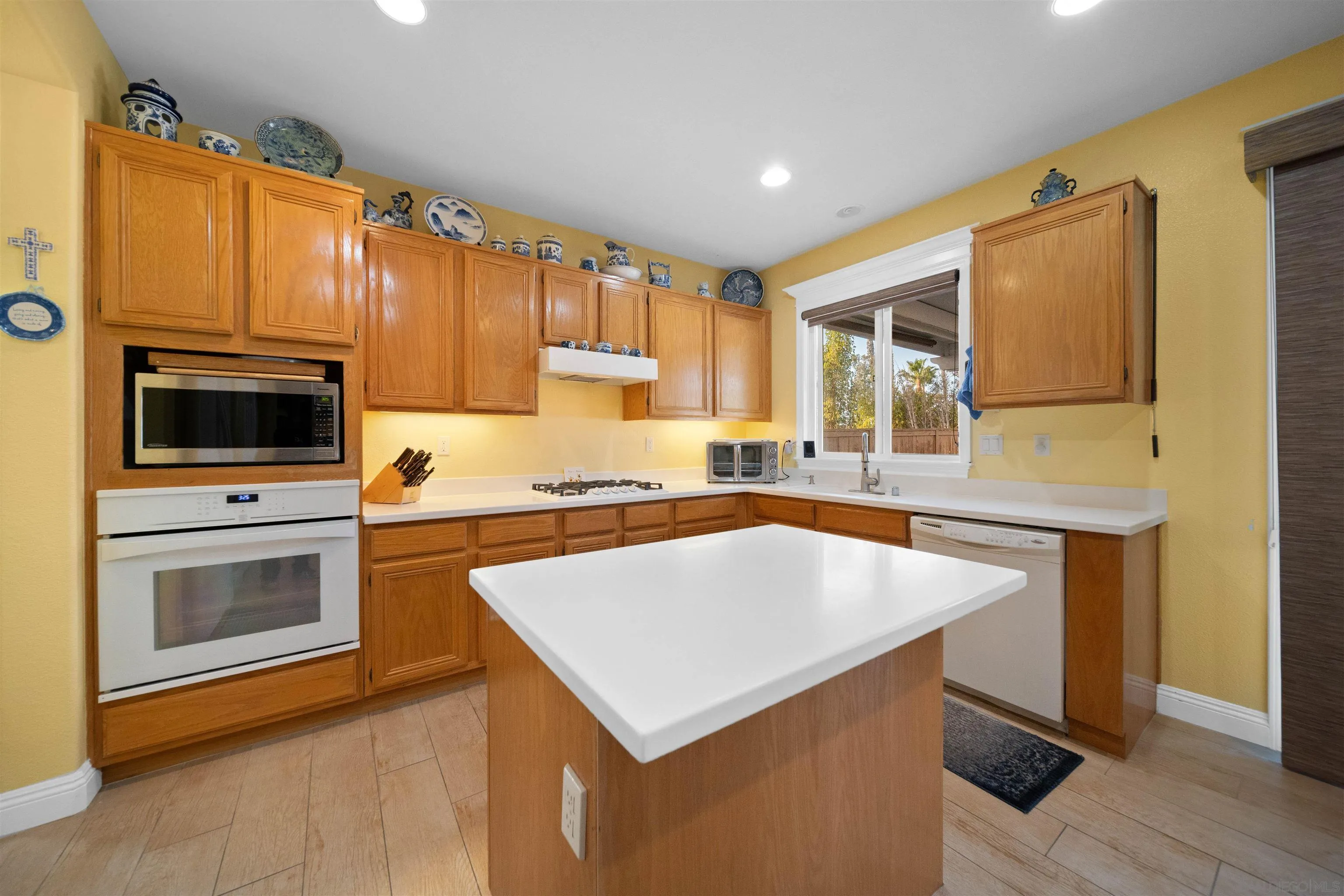1595 Pleasanton Road Chula Vista, CA 91913 - Photo 14 of 32 Gallery Image 14