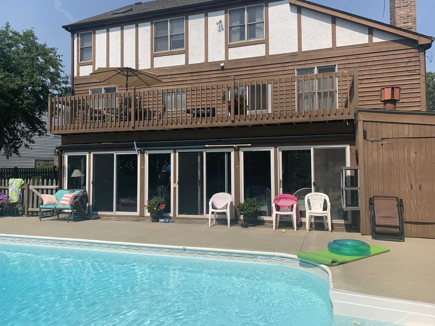 Undisclosed Address Lindenhurst, IL 60046 - Photo 28 of 32 a house view with a outdoor space