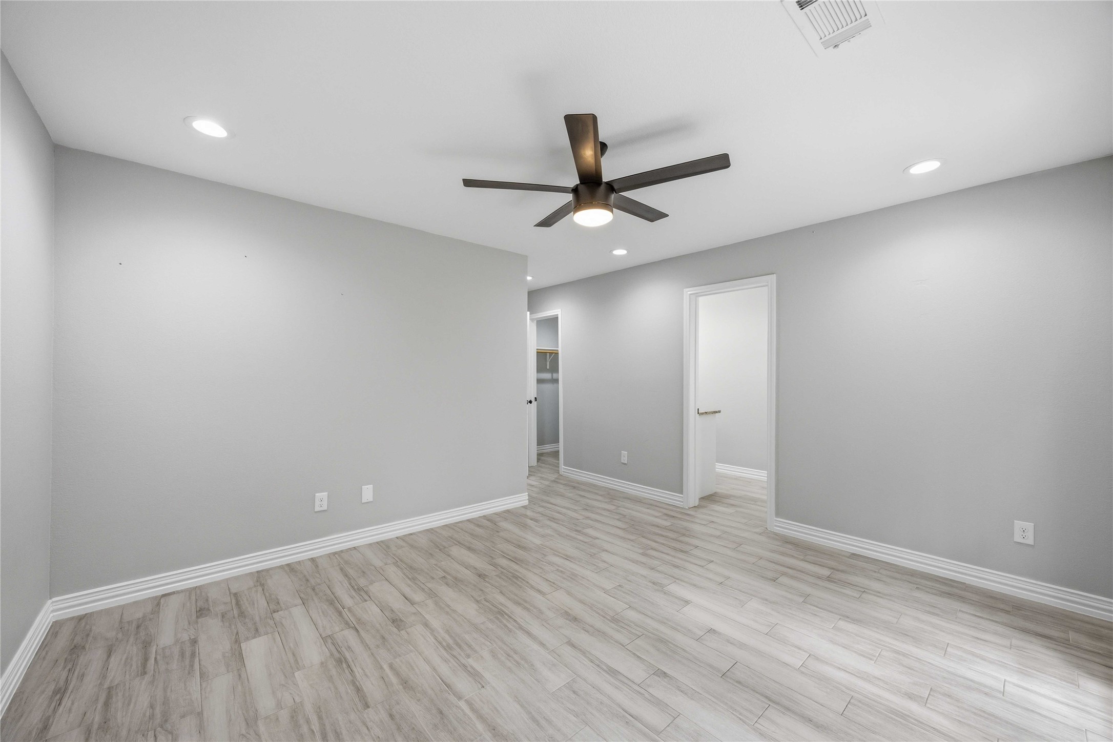 3425 Mt Pleasant Street, Unit B Houston, TX 77021 - Photo 20 of 27 Primary bedroom