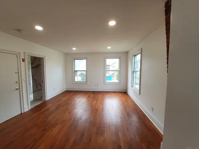 $1,700 | 347 Alden Avenue, Unit 3, New Haven, CT 06515