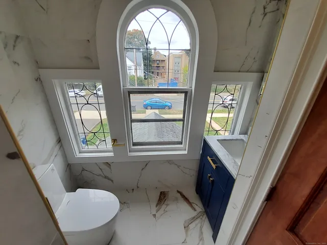 $1,700 | 347 Alden Avenue, Unit 3, New Haven, CT 06515