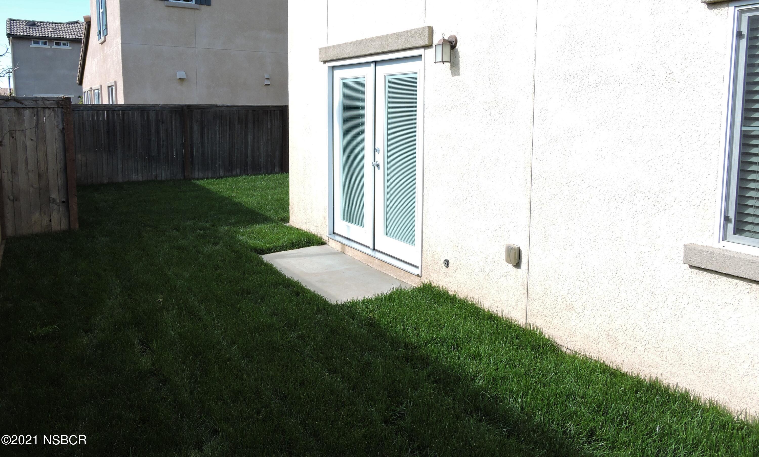 2000 Green Ridge Circle Lompoc, CA 93436 - Photo 16 of 20 Side yard