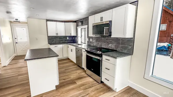 $449,900 | 5 Pump House Road, Garden Valley, ID 83622