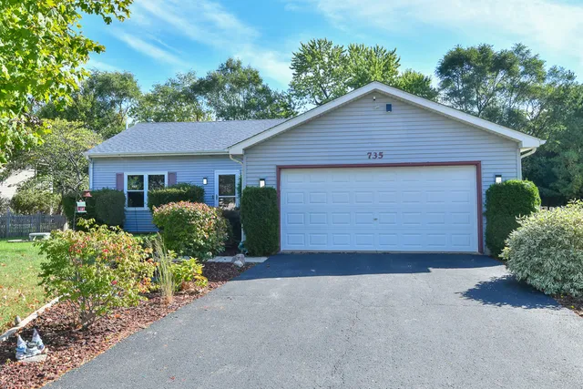 $329,999 | 735 Creek Bend Lane, Antioch, IL 60002