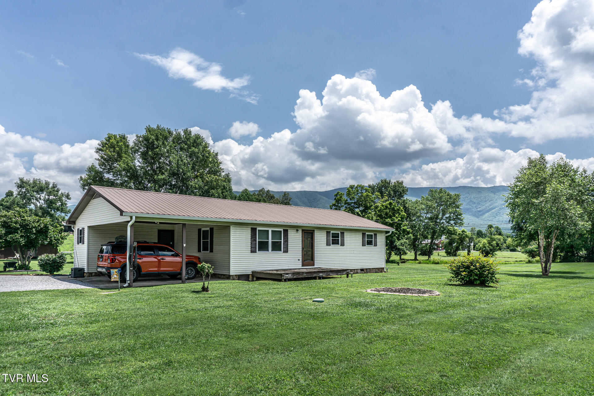 1145 Ricker Road Greeneville, TN 37743 - Photo 2 of 53 1145RickerG_036