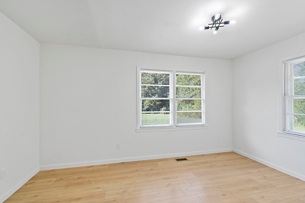 325 Mathews Heights Road Greenwood, SC 29646 - Photo 10 of 20 Gallery Image 10
