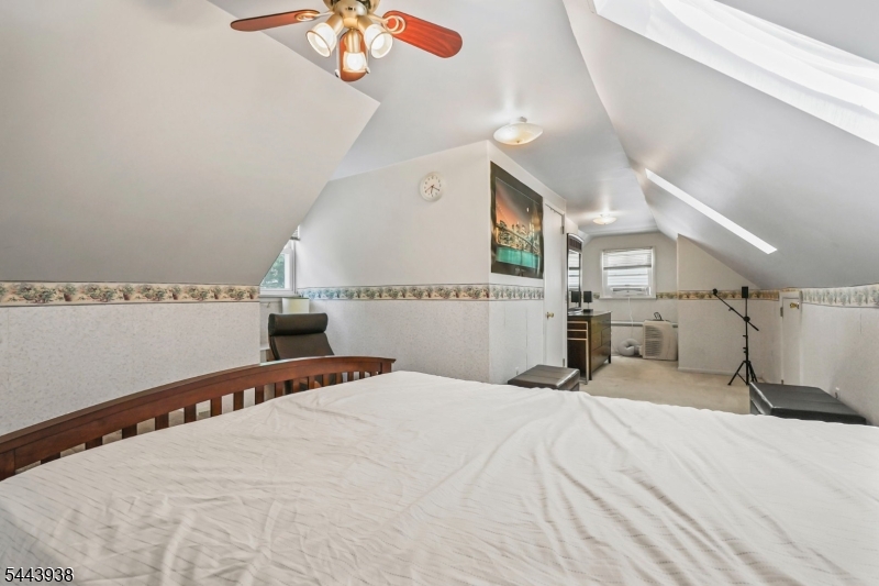 57 Ivanhoe Terrace Bloomfield, NJ 07003 - Photo 20 of 37