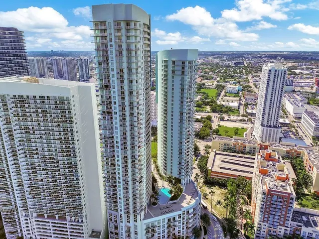 $9,500 | 1900 North Bayshore Drive, Unit 5103, Miami, FL 33132