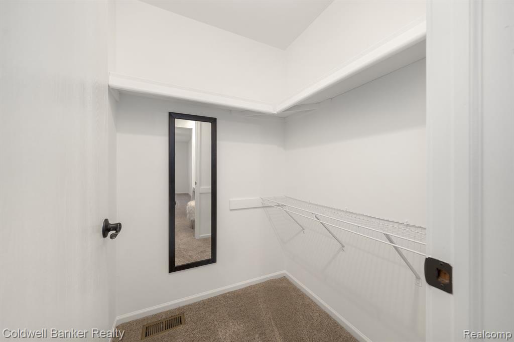 250 Meadow Bridge Drive Rochester Hills, MI 48307 - Photo 21 of 39