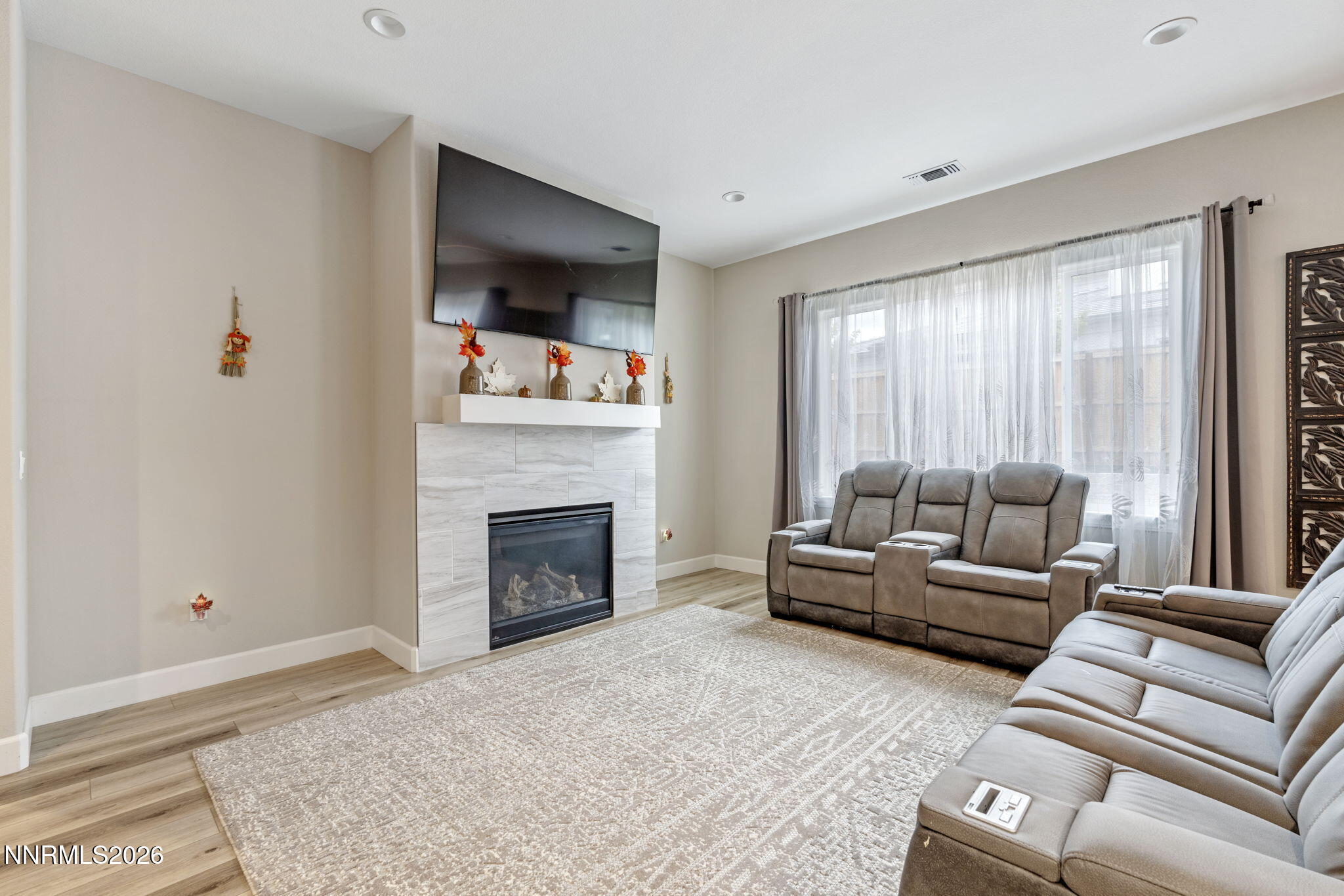 223 Starboard Drive Reno, NV 89439 - Photo 4 of 27 7-web-or-mls-DSC04562