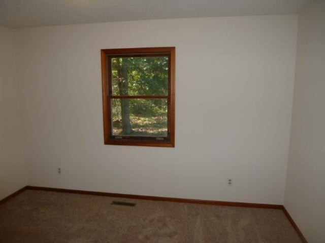 343 North Broton Road Muskegon, MI 49442 - Photo 11 of 24 11-Bedroom 2