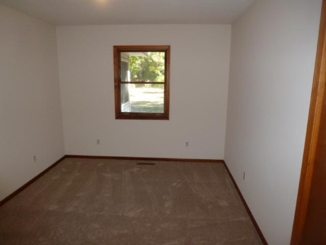 343 North Broton Road Muskegon, MI 49442 - Photo 12 of 24 12-Bedroom 3