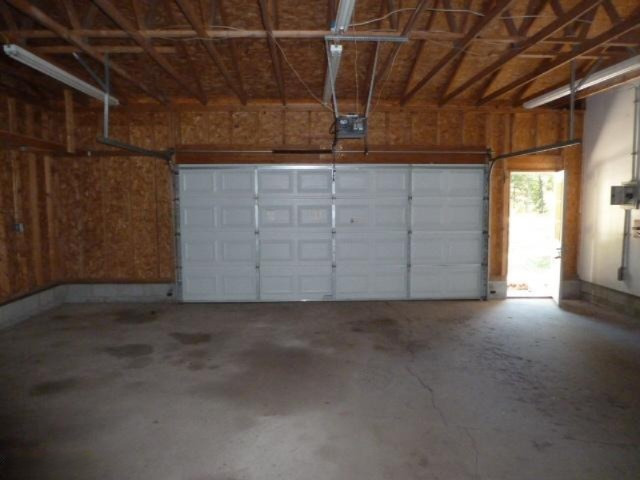 343 North Broton Road Muskegon, MI 49442 - Photo 18 of 24 18-Garage Interior(2)