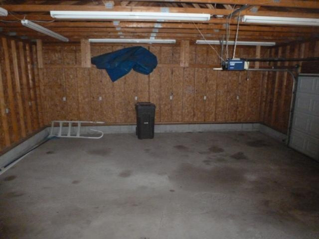 343 North Broton Road Muskegon, MI 49442 - Photo 19 of 24 19-Garage Interior