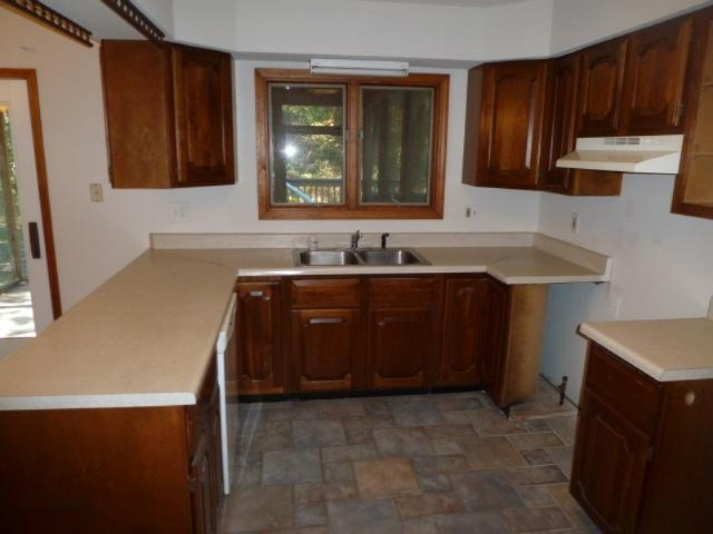 343 North Broton Road Muskegon, MI 49442 - Photo 4 of 24 4-Kitchen