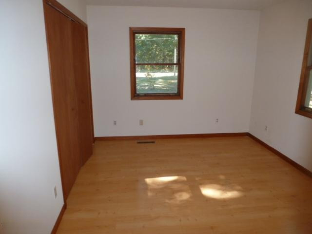 343 North Broton Road Muskegon, MI 49442 - Photo 9 of 24 9-Bedroom 1