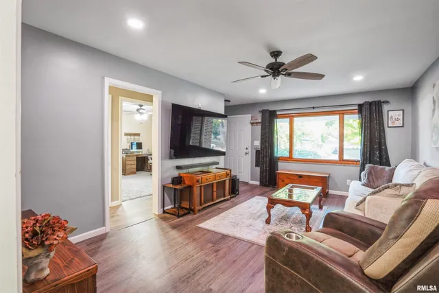 $139,500 | 824 9th Avenue, Fulton, IL 61252