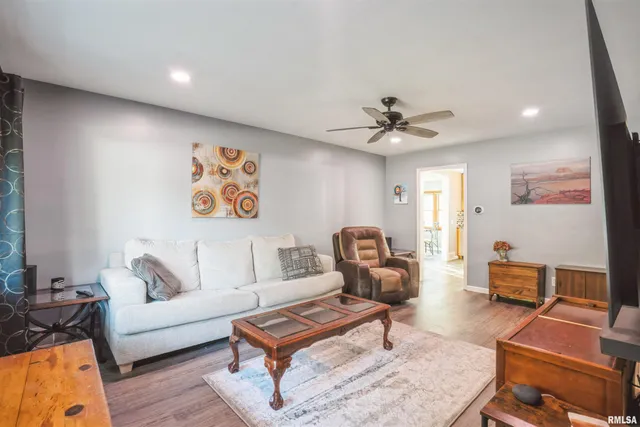 $139,500 | 824 9th Avenue, Fulton, IL 61252