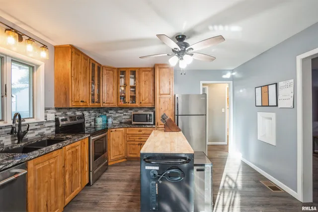 $139,500 | 824 9th Avenue, Fulton, IL 61252