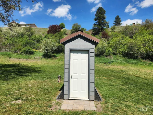 $894,500 | 131 Beaver Nob Drive, Kamiah, ID 83536