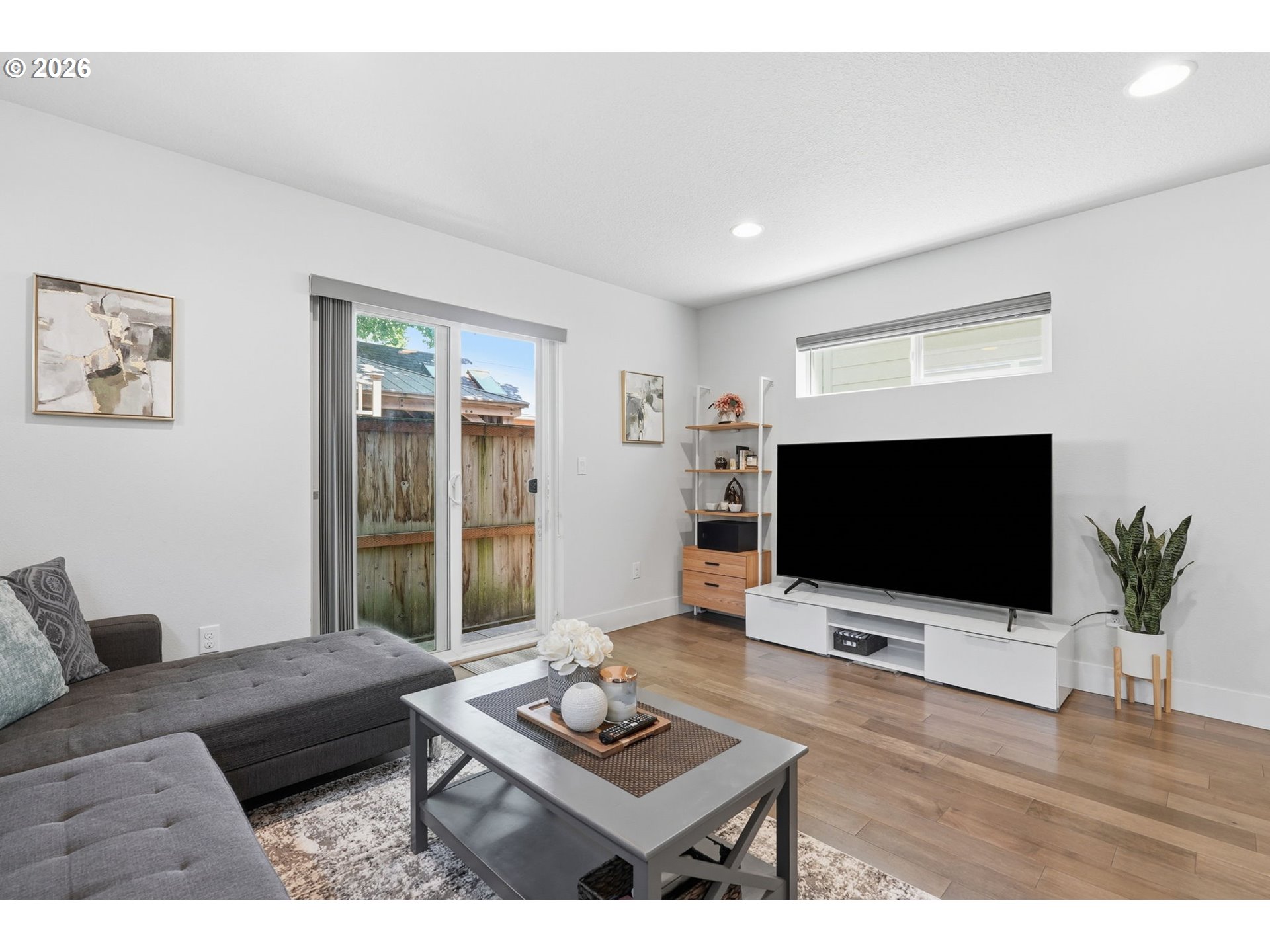 10045 Southeast Clinton Street Portland, OR 97266 - Photo 4 of 28