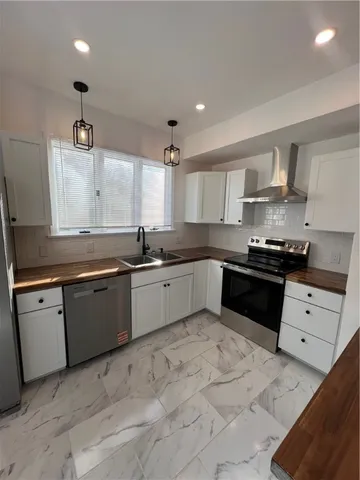 $875,000 | 57 Gould Street, Newport, RI 02840