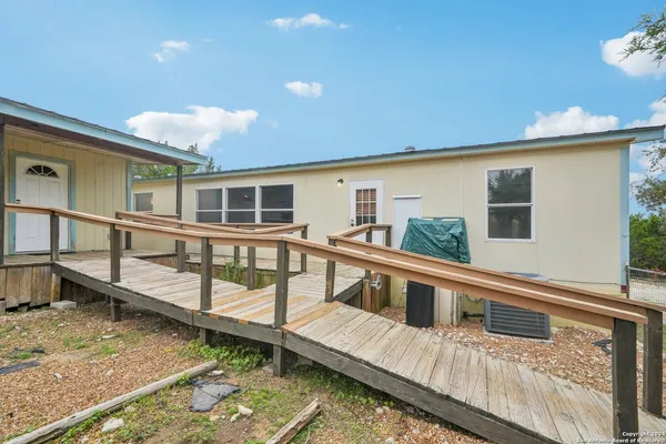 $240,000 | 140 Lake Terrace Drive, Lakehills, TX 78063