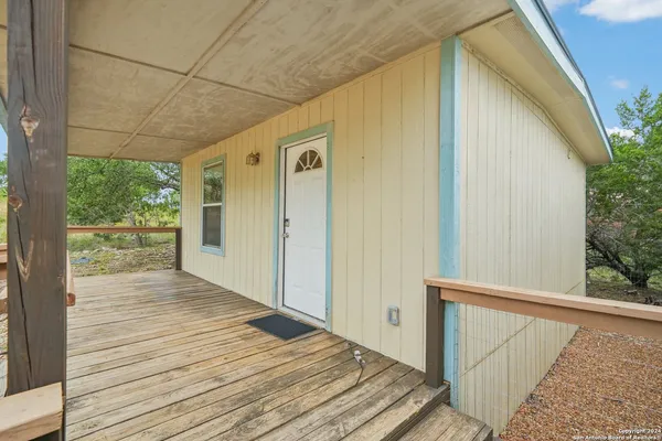 $240,000 | 140 Lake Terrace Drive, Lakehills, TX 78063