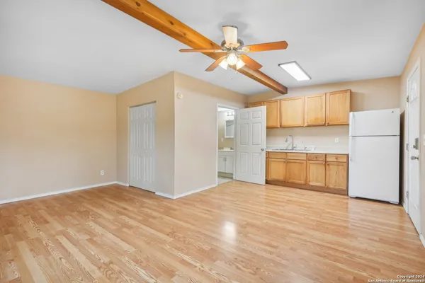 $240,000 | 140 Lake Terrace Drive, Lakehills, TX 78063