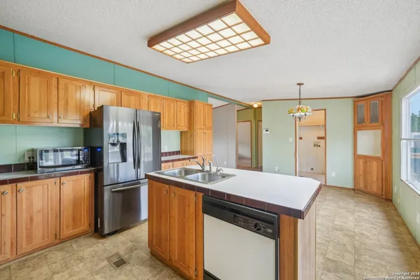 $240,000 | 140 Lake Terrace Drive, Lakehills, TX 78063