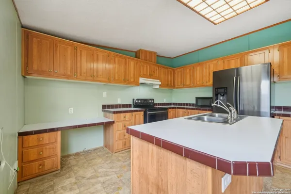 $240,000 | 140 Lake Terrace Drive, Lakehills, TX 78063