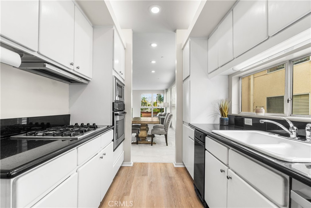 1927 Glendon Avenue, Unit 301 Los Angeles, CA 90025 - Photo 15 of 47