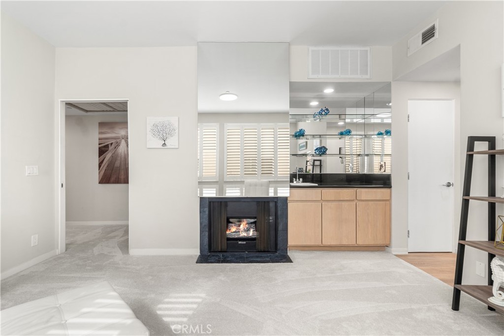 1927 Glendon Avenue, Unit 301 Los Angeles, CA 90025 - Photo 22 of 47