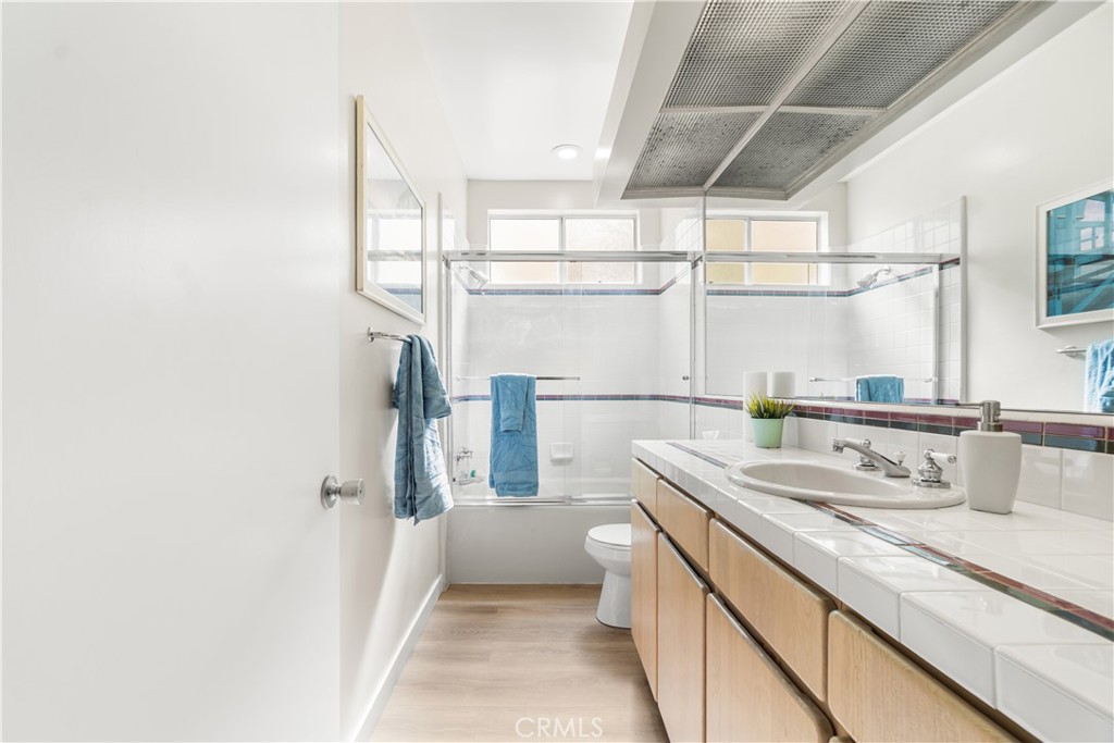 1927 Glendon Avenue, Unit 301 Los Angeles, CA 90025 - Photo 25 of 47