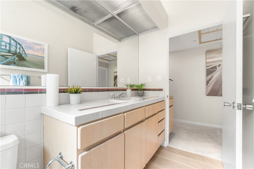 1927 Glendon Avenue, Unit 301 Los Angeles, CA 90025 - Photo 27 of 47