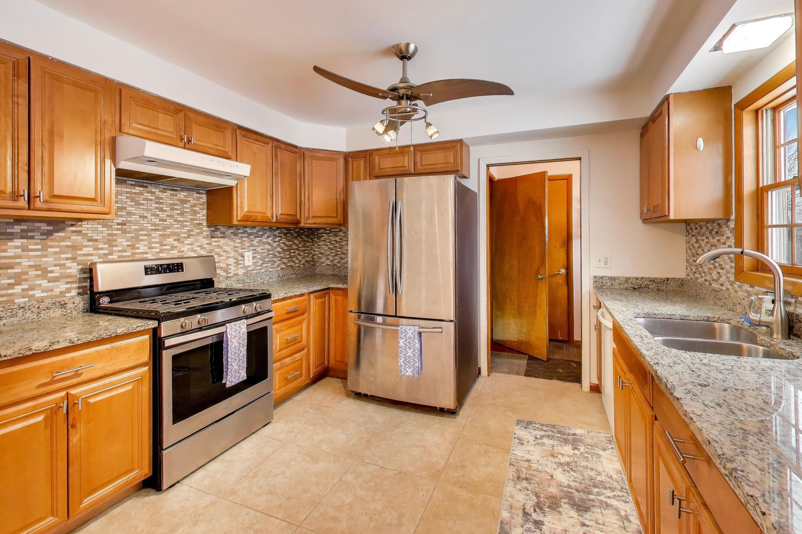 6212 Main Street Union, IL 60180 - Photo 2 of 33