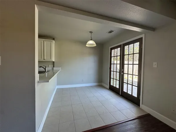 $1,600 | 615 North Cleveland Avenue, Unit 617, Sherman, TX 75090