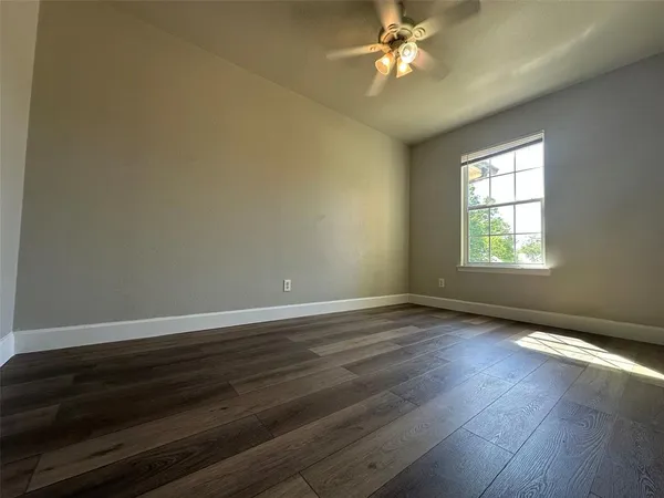 $1,600 | 615 North Cleveland Avenue, Unit 617, Sherman, TX 75090