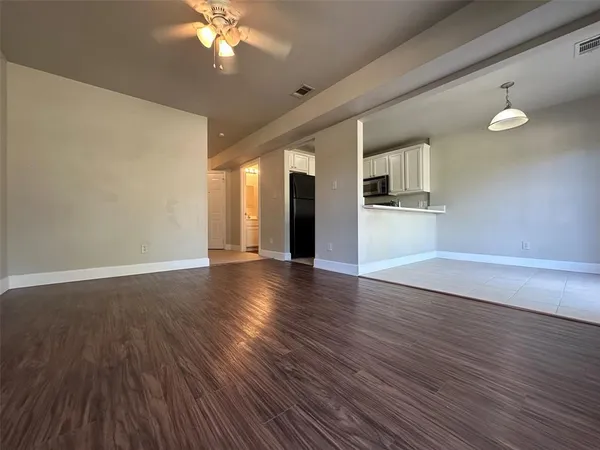 $1,600 | 615 North Cleveland Avenue, Unit 617, Sherman, TX 75090