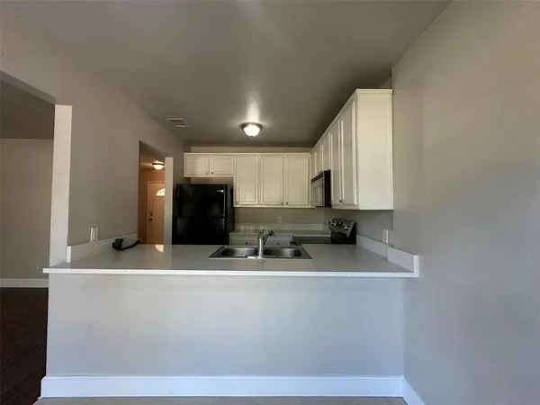 $1,600 | 615 North Cleveland Avenue, Unit 617, Sherman, TX 75090