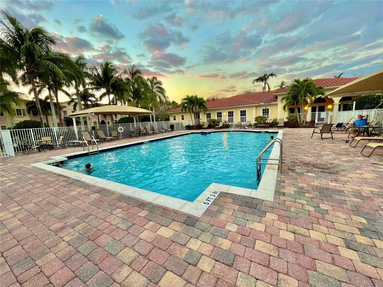 128 Midleton Way Jupiter, FL 33458 - Photo 18 of 39 a view of a swimming pool